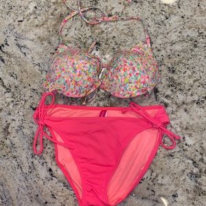 Victoria’s Secret bikini